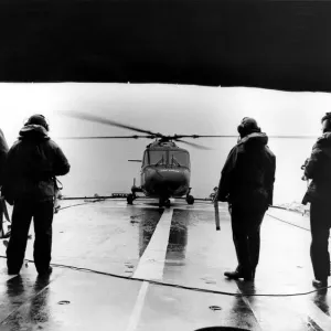 A Royal Navy Westland Lynx helicopter carrying the Mayor of Sunderland A Royal Navy Westland Lynx helicopter carrying the Mayor of Sunderland