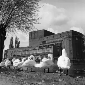 Royal Shakespeare Theatre, Stratford-upon-Avon, Warwickshire. 27th April 1961
