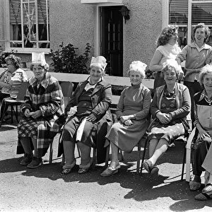 Royal Wedding Celebrations In Ulster July 1981 Pensioners enjoying the sunshine