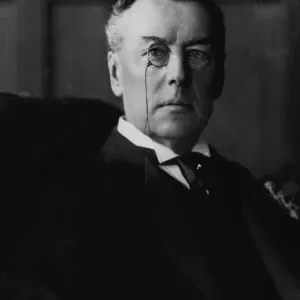 Le très hon. Joseph Chamberlain, ancien secrétaire d'État aux Colonies vers 1910.