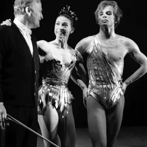 Rudolf Nureyev und Margot Fonteyn hier im Vorbereitungskurs der Königlichen Balletertanzgruppe.