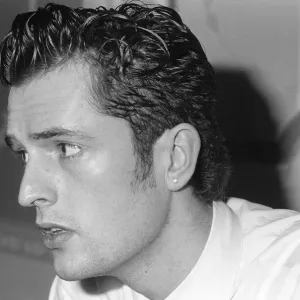 RUPERT EVERETT 10 / 02 / 1986 COPYRIGHT EXPRESS NEWSPAPERS / STAFF REF
