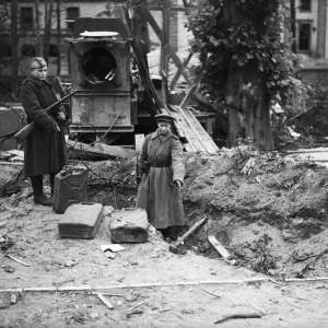 Russian soldiers examine the trench in the Reich Chancellery Gardens, Berlin