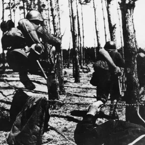 Russian troops advancing on the Kharkov front during Second World War