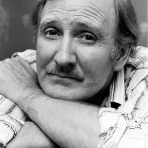 Un Leslie Phillips que parece triste, fotografiado después de que se le hubiera quitado su casa de miles de.