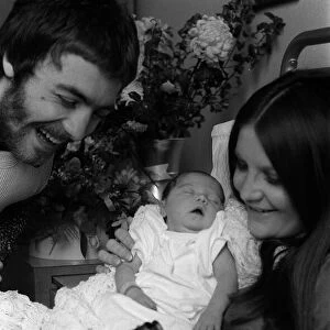 Sandie Shaw pop singer with her new baby daughter Grace at the Lewisham hospital where