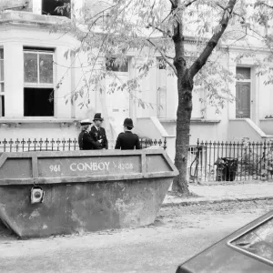 Escena fuera del piso en Abingdon Road, Kensington, Londres donde Koo Stark, Actriz.