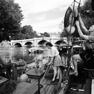 Scenes along the River Thames in Richmond, Greater London. Circa 1945 Scenes along the River Thames in Richmond, Greater London. Circa 1945