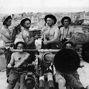 Scottish crew of a Bofors gun in Malta. May 1942