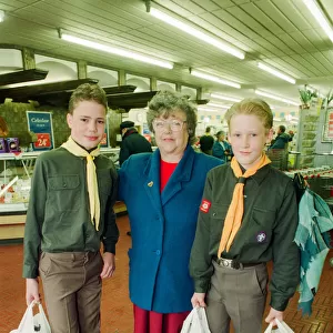 Scouts Jobweek at Stokesley. 9th April 1993. Mrs Norma Wilson is grateful for a little