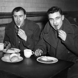 Second World War January 1945 Two soldiers enjoy meal while on leave at Waverley Second World War January 1945 Two soldiers enjoy meal while on leave at Waverley