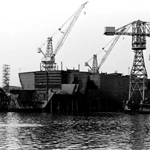 A ships hull being built by Swan Hunter in Wallsend. 27 / 09 / 70