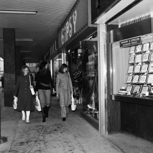 Shoppers outside Gipsy Boutique. 1971