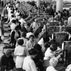 Shoppers at Sainsburys, Coventry, 25th July 1967 Print