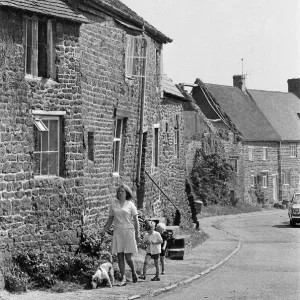 Shutford Village, Oxfordshire. 14 juillet 1969
