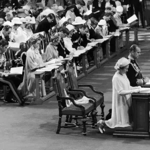Silver Jubilee celebration. The Queen reading a prayer in Westminster Abbey Silver Jubilee celebration. The Queen reading a prayer in Westminster Abbey
