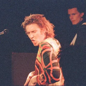 Simon Le Bon singing with his band Duran Duran live on the 11th November 1988 Simon Le Bon singing with his band Duran Duran live on the 11th November 1988