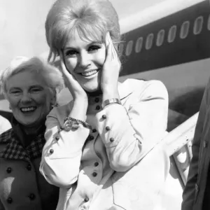 Dusty Springfield at London Airport Print (00177)