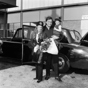 Singer Johnny Cash arrives at Heathrow Airport from Manchester with his wife June Carter Singer Johnny Cash arrives at Heathrow Airport from Manchester with his wife June Carter