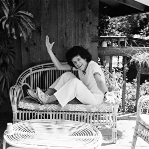 Singer Leo Sayer at home in Beverly Hills, California. 26th July 1977