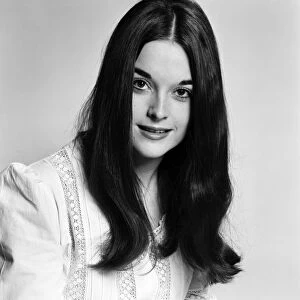 Singer / Model: Diane Solomon. March 1975 75-01367-007