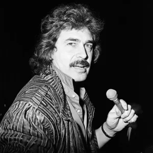 Engelbert Humperdinck Print, 1st February 1987