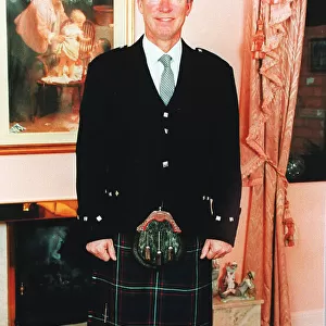 Sir Alex Ferguson in a kilt 29 / 03 / 1995