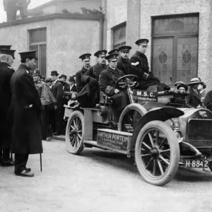 Sir E Ward inspects Specials. Between 1, 500 and 1, 700 specials of the N Division are Sir E Ward inspects Specials. Between 1, 500 and 1, 700 specials of the N Division are