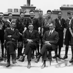 Sir Ernest Shackleton explorer 1921 selects scouts for his Antartic expedition