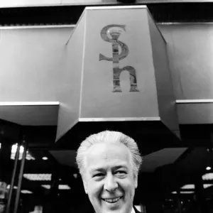 Sir Hugh Fraser Print - Glasgow, 1982