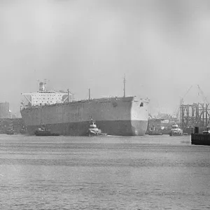 Sir John Hunter Print: A 1974 Photograph of a Bulk Carrier Container Ship