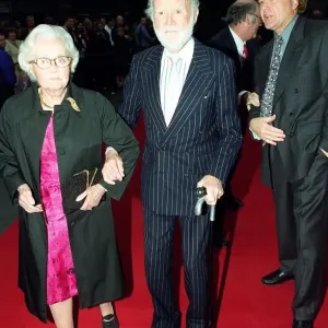 Sir John Mills Actor July 98 Arriving for the premiere of Doctor Doolittle Sir John Mills Actor July 98 Arriving for the premiere of Doctor Doolittle