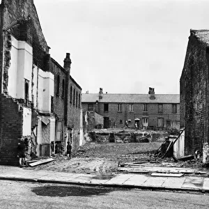 Slum housing in Ladywood, Birmingham. 16th July 1954