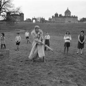 Sophia Loren during the filming of Lady L'at Castle Howard Sophia Loren during the filming of Lady L'at Castle Howard