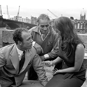Sophia Loren filming "The Millionairess"at London Bridge. June 1960 M4468-001