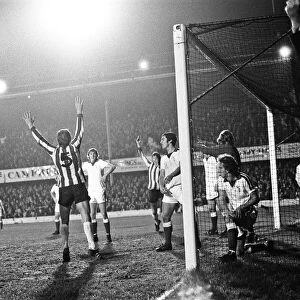 Southampton 4-0 Sunderland. The Dell. Second Division 1976 League Campaign