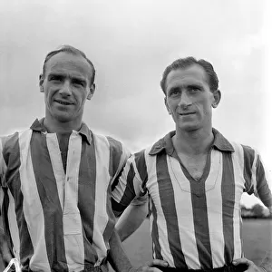 Southampton F. C. Norman Kirkman (left) Ernie Jones. O25293-010
