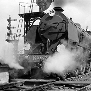 Southern company steam engine at Waterloo Station on London, 1932