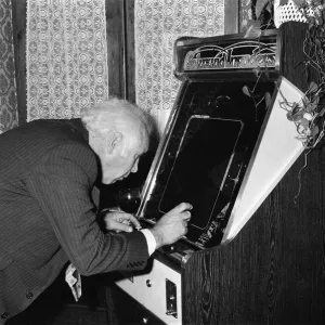 Rauminvadermaschinen im Pub, 1980