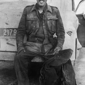 Después de pasar 11 horas en el mar, un piloto de Hurricane del RAF que había sido derribado.
