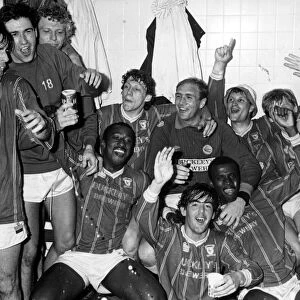 Sport - Football - Cardiff City 1987-1988 - Cardiff City players celebrate their