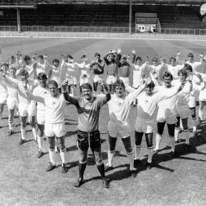 Deporte - Fútbol - Swansea City - John Toshack y la primera plantilla del equipo - 30 de julio de 1983. Deporte - Fútbol - Swansea City - John Toshack y la primera plantilla del equipo - 30 de julio de 1983.