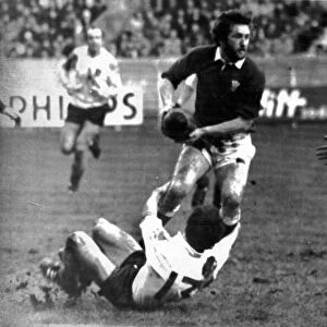Sport - Rugby - France v Wales - 18th January 1975 - Ray Gravell prepares to pass