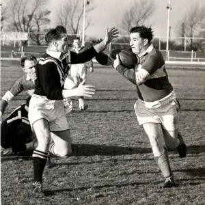Le sport - Le rugby - La ligue - Ward, le deuxième ligne arrière de la ligue de rugby de Cardiff. Le sport - Le rugby - La ligue - Ward, le deuxième ligne arrière de la ligue de rugby de Cardiff.