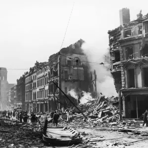 St Georges Square Liverpool after a German air raid 2nd May 1941 St Georges Square Liverpool after a German air raid 2nd May 1941
