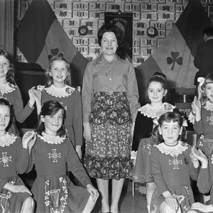 Día de San Patricio en Teesside, Chicas del concurso de baile folclórico irlandés.