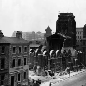 L'église Saint-Pierre, Oxford Street, Newcastle, étant démolie en raison de la subsidence. L'église Saint-Pierre, Oxford Street, Newcastle, étant démolie en raison de la subsidence.