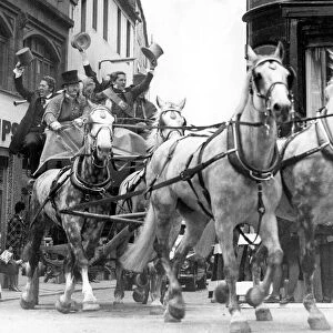 A stagecoach making its way to London from Edinburgh for the first time in 127 years
