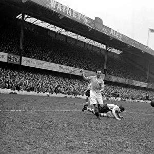Stanley Matthews in action for Blackpool against Southampton. 18th February 1953
