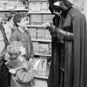 El villano de Star Wars Darth Vader, líder del Imperio Galáctico. El villano de Star Wars Darth Vader, líder del Imperio Galáctico.